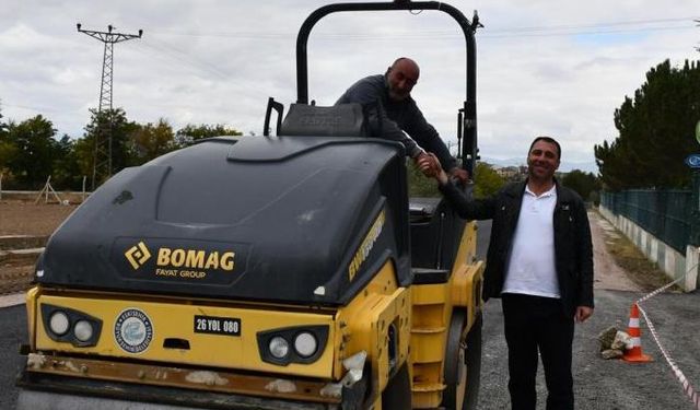 Beylikova Tarım Kredi Süt Fabrikası yolları sıcak asfaltla yenilendi