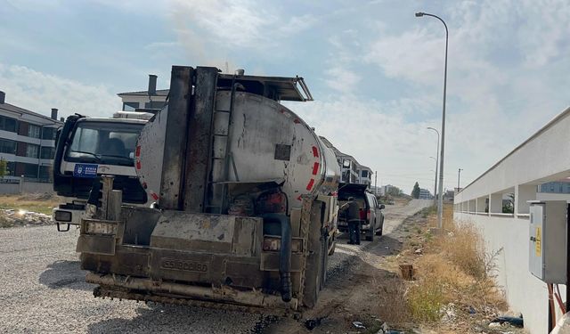Zift tankerindeki yangın ekiplerce söndürüldü