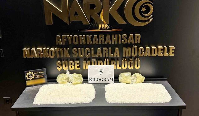 Gübre çuvallarının arasından 5 kilogram uyuşturucu çıktı