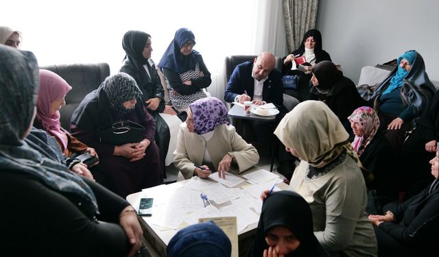 AK Parti İl Başkanı  Albayrak hane ziyaretlerini sürdürüyor