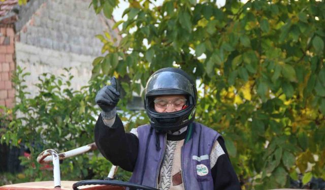 Mehmet Amca yeni yönetmeliğe göre hazırlanıp tarlasını sürdü