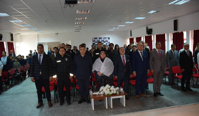 Mihalgazi'de Öğretmenler günü kutlandı