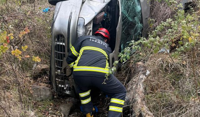 Uçurumdan yuvarlanan araçtan burnu bile kanamadan çıktı