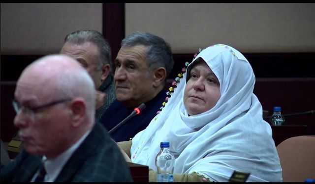 Büyükşehir Meclisinde Mikrofon kapattıran Test Araç Gerginliği