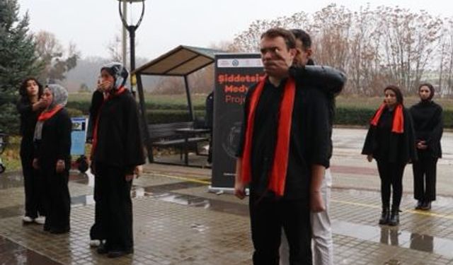 Eskişehir Genç KADEM’den Medyadaki Şiddete Karşı Anlamlı Flashmob !