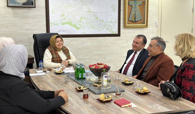 Ayşen Gürcan AK Parti il Binasında STK temsilcileri ve Vatandaşlarla buluştu