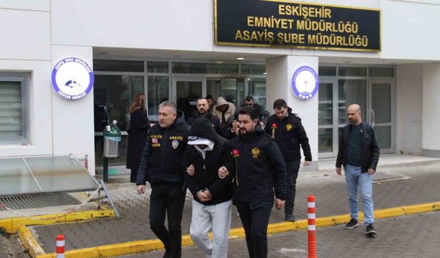 Eskişehir'daki fuhuş operasyonunda 8 tutuklama
