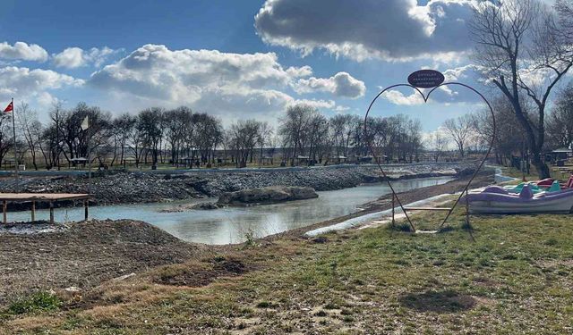 Kuruyan Sakarya Nehri'nin doğduğu nokta da DSİ'nin çalışmaları devam ediyor