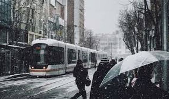 Eskişehir'de havanın çok bulutlu ve hafif kar yağışlı olması bekleniyor