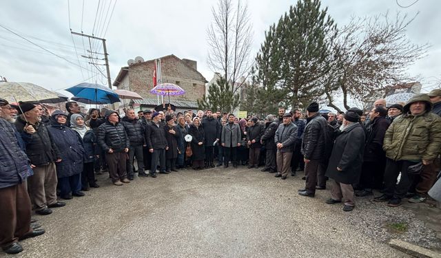 Yeşiltepe Mahallesinde Muhtar Meryem Kuş 'a tepki