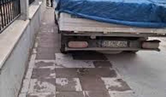 Zabıta ile vatandaş arasındaki hatalı park tartışması polis merkezinde bitti