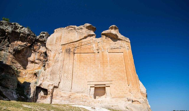 Kayalara nakşedilen 3000 yıllık gizem: Midas şehri Yazılıkaya