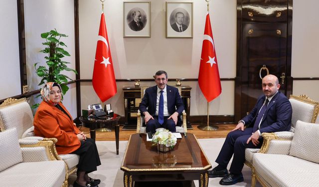 Cumhurbaşkanı Yardımcısı ile Eskişehir'e Yatırım ve Hizmetleri Konuştular