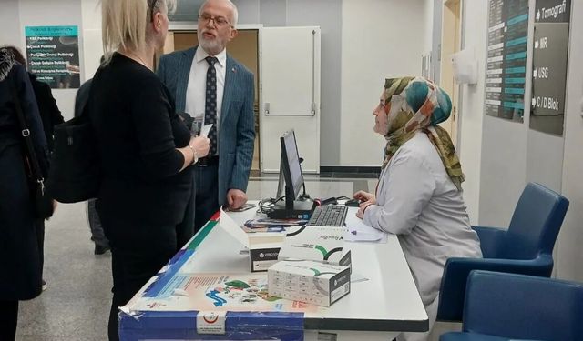 Sağlık Çalışanları Sahada: Kolorektal Kanser Farkındalığı İçin Stantlar Kuruldu