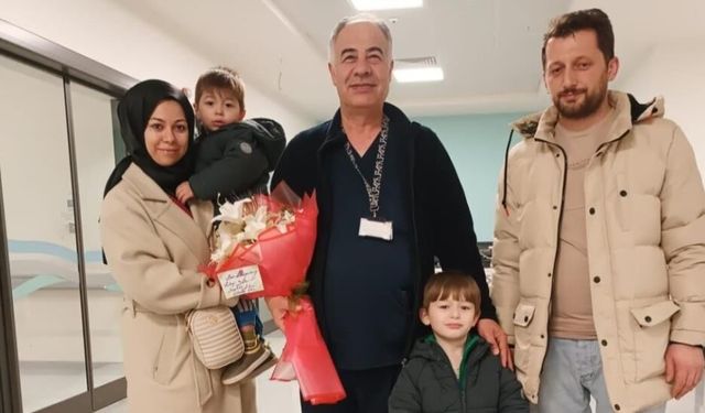 Boğazına şeker kaçan 3 yaşındaki çocuk, Heimlich manevrasıyla kurtarıldı