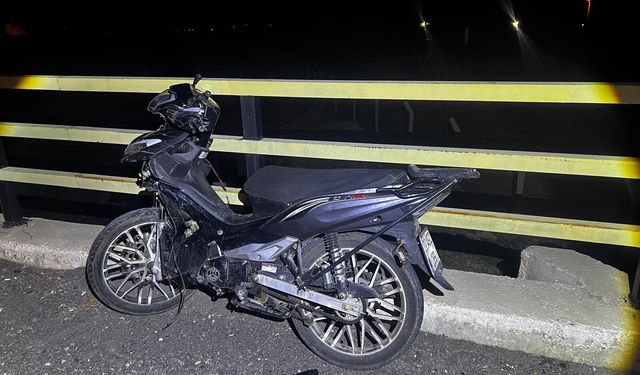 Otomobilin motosikletle çarpıştığı kazada 2 kişi yaralandı