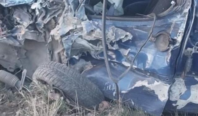 Hurdaya dönen araçlarda 1 kişi öldü, bir kişi yaralandı