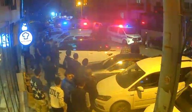 Silahlı kavga sırasında yaşanan panik ve korku kameraya yansıdı