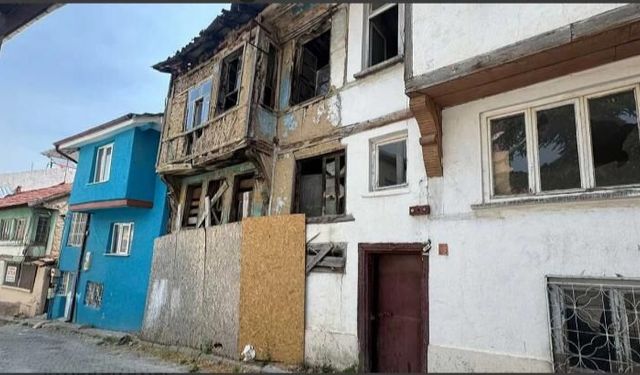 Tarihi Odunpazarı Bölgesinde Metruk Evler Tehlike Saçıyor