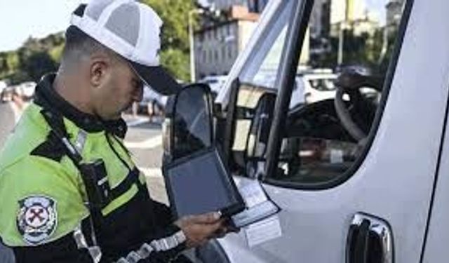 Kusurlu olan 15 servis aracına ve şoförüne işlem uygulandı