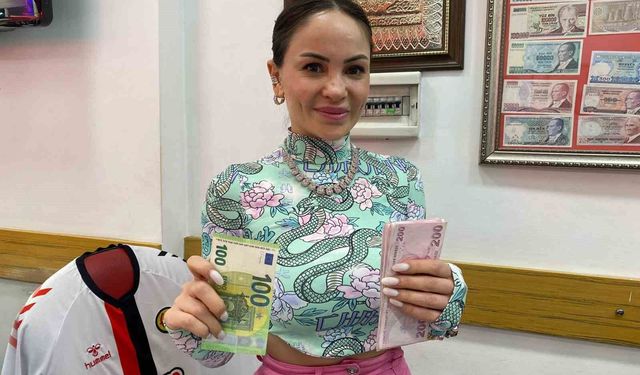 Bir anlık dalgınlıkla verilen 100 euro'yu müşteri geri getirdi