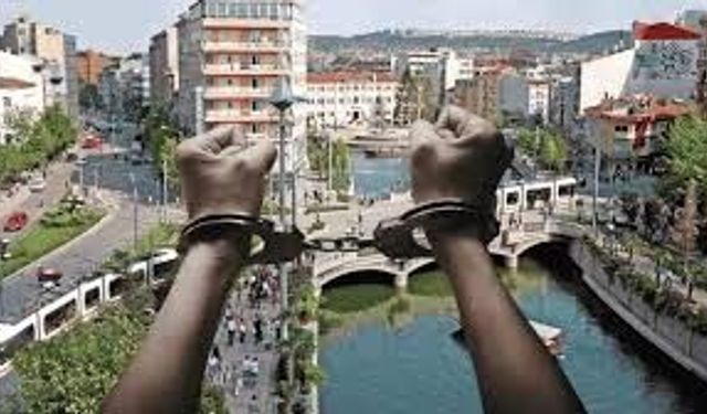 Cezavi firarisi teslim oldu