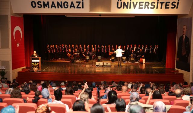 ESOGÜ Hastanesi Personeli Hemşirelik Haftası Konseri Verdi