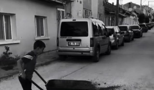 Bu çocuktan da utanmaz mısın ey Ataç?