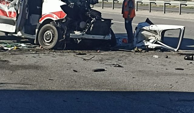 Trafik kazası: 1 ölü, 4 yaralı