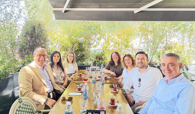 Dündar Ünlü, İşletmesinin  Kuruluşunun 20.Yılını Çalışanlarıyla Kutladı