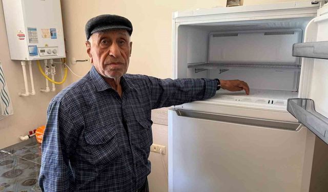 Sahte polisler yaşlı adamın önce elini öptüler sonra buzluktaki 351 bin TL'lik altınları götürdüler