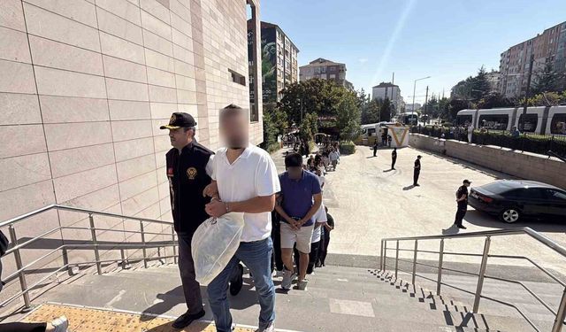 Eskişehir merkezli 19 ilde modem dolandırıcılığı operasyonunda 53 şahıs tutuklandı