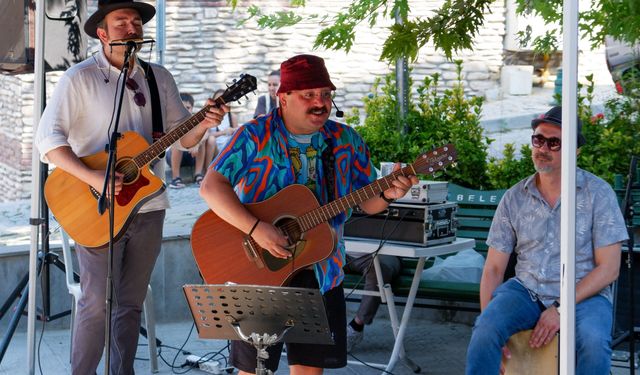 Hayal Orkestrası Sanat Sokağı'nda Çocuklarla Buluştu
