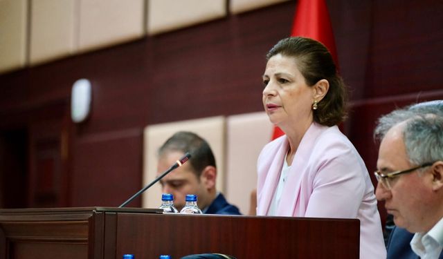 Ve Beklenen Son Ayşe Ünlüce Yeni Parti'ye Geçti