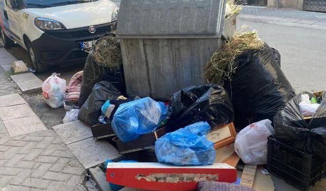 Tepebaşı’nda Ara Sokaklarda Temizlik Zafiyeti İddiası