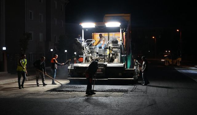 Şehir Uyurken Büyükşehir Ekipleri Gece Boyunca Mesaide
