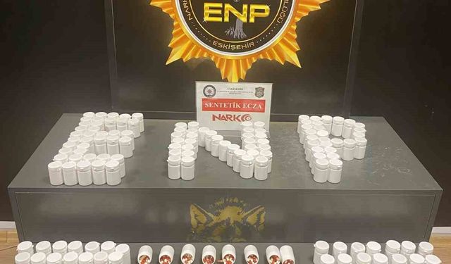 Eskişehir'de 8 bin 67 sentetik ecza hap ele geçirildi