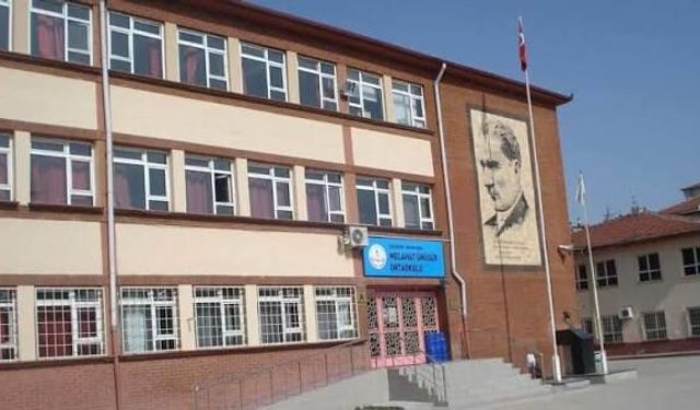 Melahat Ünügür Ortaokulu'nda bir öğrencinin arkadaşlarına makas çektiği iddiası ile ilgili açıklama