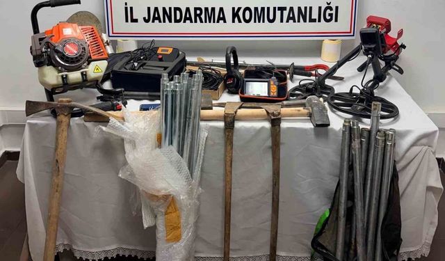 Beylikova'da kaçak kazı operasyonunda 5 şüpheli yakalandı