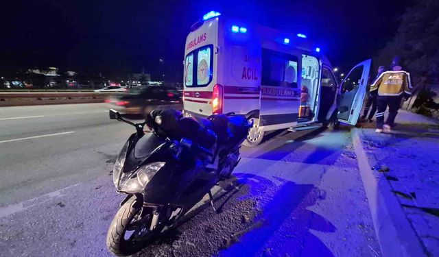 Eskişehir Çevre Yolu'nda motosiklet otomobile arkadan çarptı