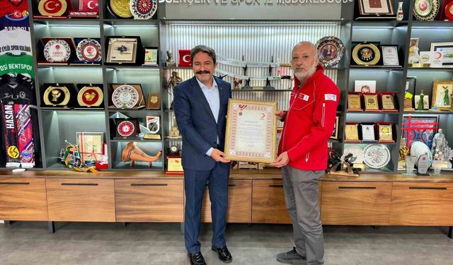 Eskişehir Gençlik ve Spor İl Müdürlüğüne Kızılay'dan bronz madalya