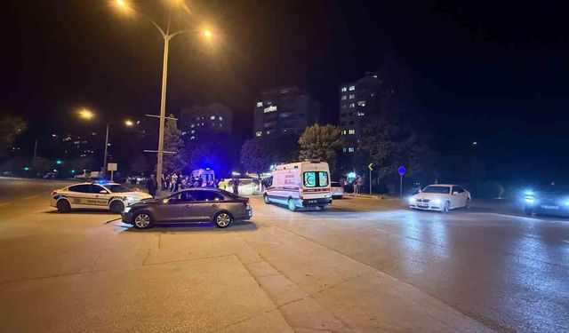 Eskişehir'de 2 otomobil çarpıştı, 1'i yan yattı