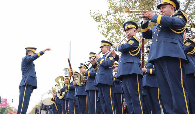 Eskişehir'de 29 Ekim Cumhuriyet Bayramı coşkuyla kutlandı