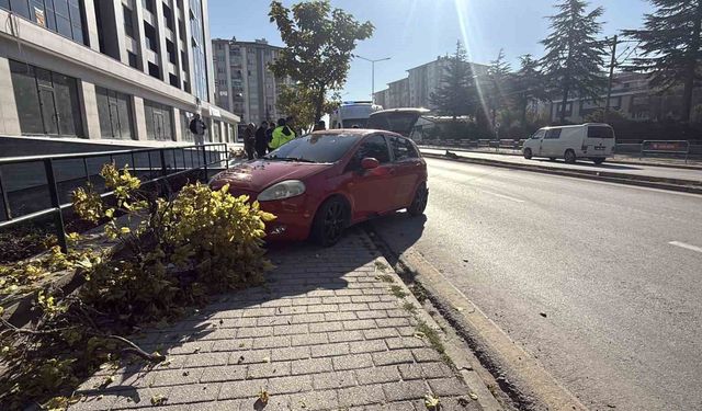 Eskişehir'de alkollü sürücü ortalığı birbirine kattı: Önce geri kaçırdı, sonra ters yöne girdi