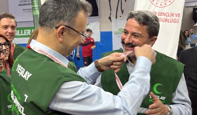 Eskişehir'de gençler 'Bağımlılığa Karşı Spor Yapın' etkinliğinde buluştu