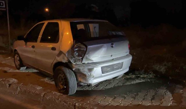 Eskişehir'de hafif ticari araç ile otomobil çarpıştı