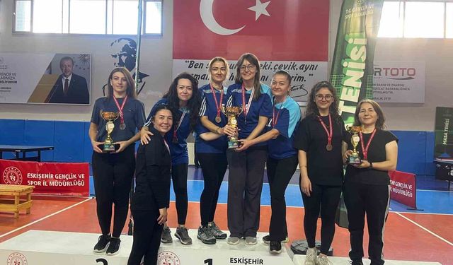 Eskişehir'de masa tenisi müsabakalarında dereceye giren takımlar belli oldu