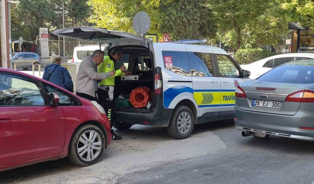 Eskişehir'de otomobilin çarptığı yaşlı adam yaralandı