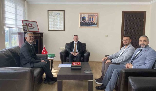 Şehit ailelerinden Kaymakam Sönmezel'e ziyaret