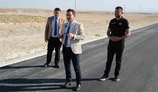 Sivrihisar-Çeltik bağlantı yolunda asfalt çalışmaları devam ediyor
